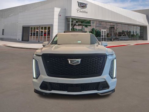 New 2026 Cadillac Escalade V w/ LPO, ONYX Package AWD/4WD image 2
