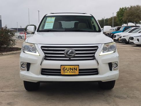 Used 2014 Lexus LX 570 4WD image 2