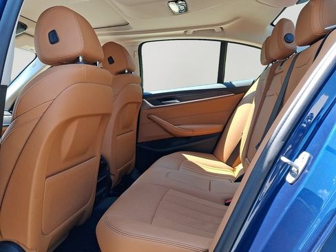 Used 2022 BMW 530e xDrive w/ Convenience Package AWD/4WD image 8
