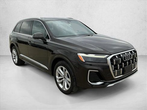 Used 2025 Audi Q7 3.0T Premium Plus image 3