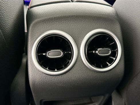Used 2026 Mercedes-Benz GLB 250 4MATIC image 57