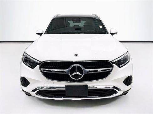 Used 2025 Mercedes-Benz GLC 300 4MATIC image 2