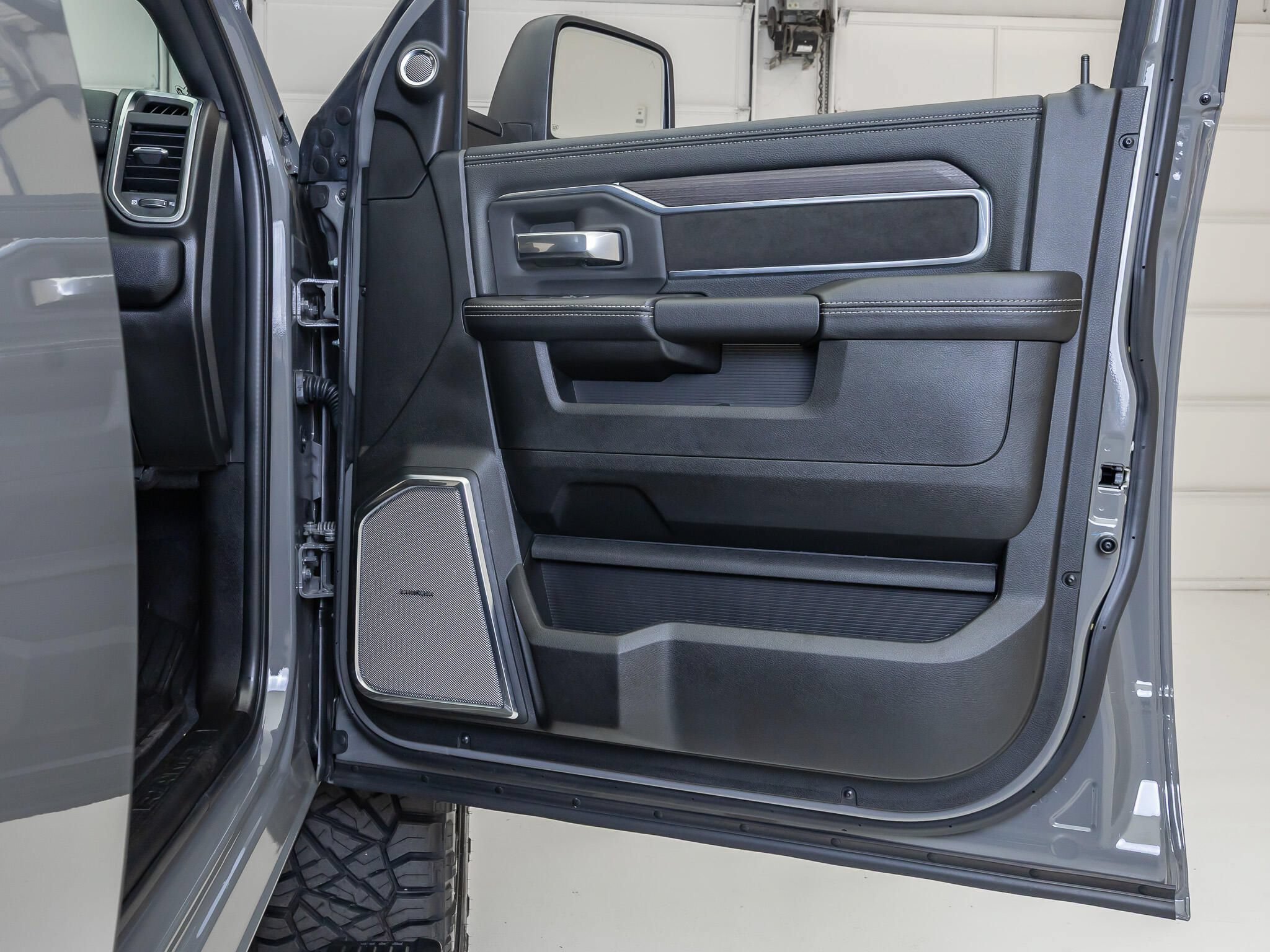 Used 2026 RAM 3500 Laramie AWD/4WD image 36
