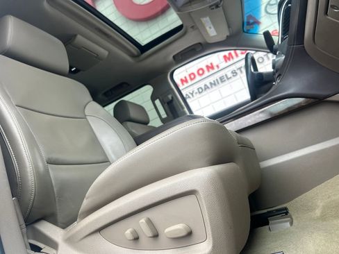 Used 2017 Chevrolet Suburban LT w/ Luxury Package image 29