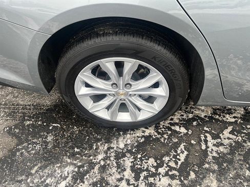 Used 2025 Chevrolet Malibu LT image 9