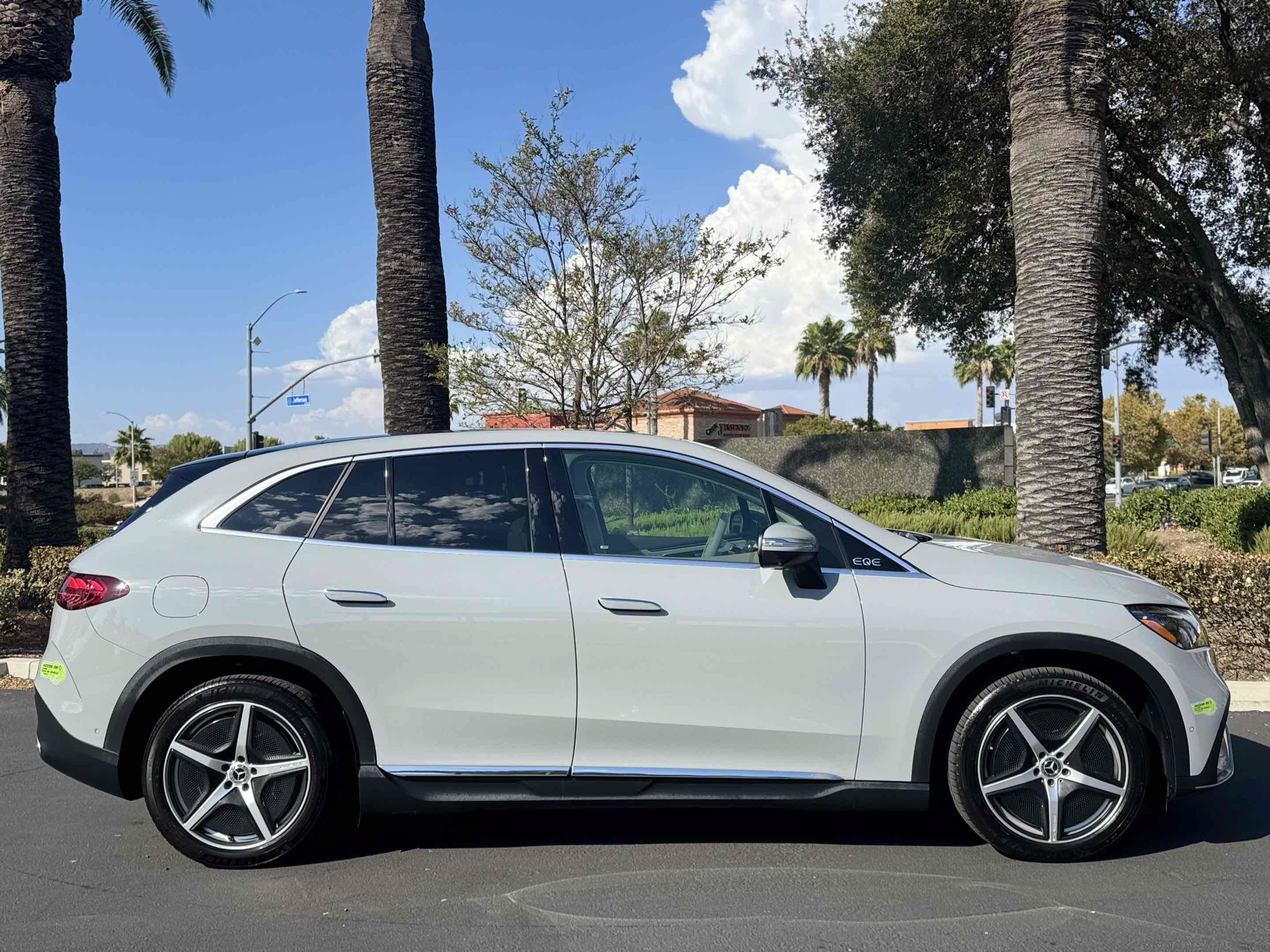 Used 2023 Mercedes-Benz EQE 500 4MATIC SUV image 11