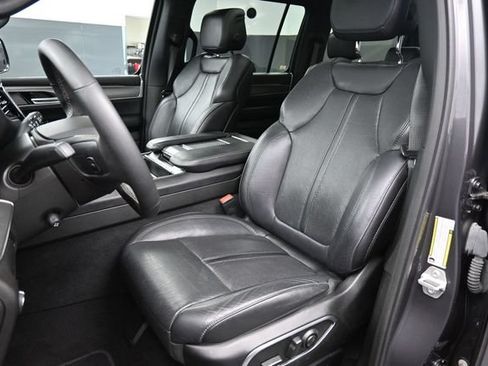 Used 2024 Jeep Wagoneer Series II AWD/4WD image 22