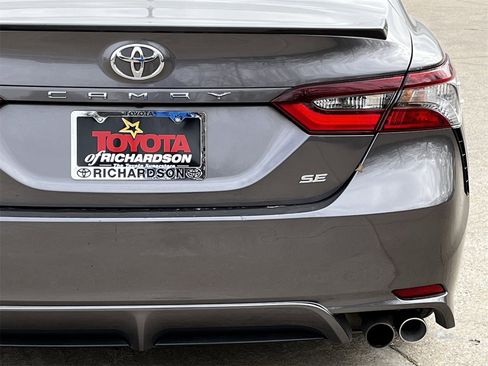 Used 2024 Toyota Camry SE image 6