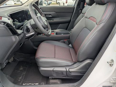 New 2026 Nissan Kicks SR image 14