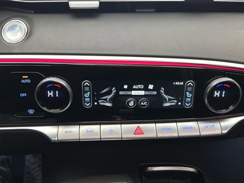 Certified 2025 Genesis GV70 3.5T Sport image 29