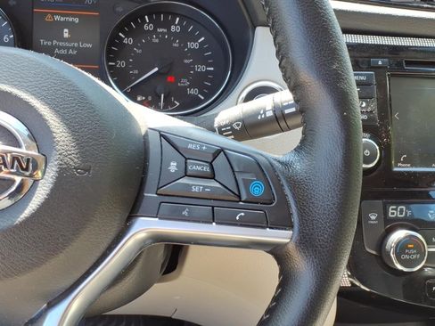 Used 2022 Nissan Rogue Sport SV w/ Technology Package AWD/4WD image 12