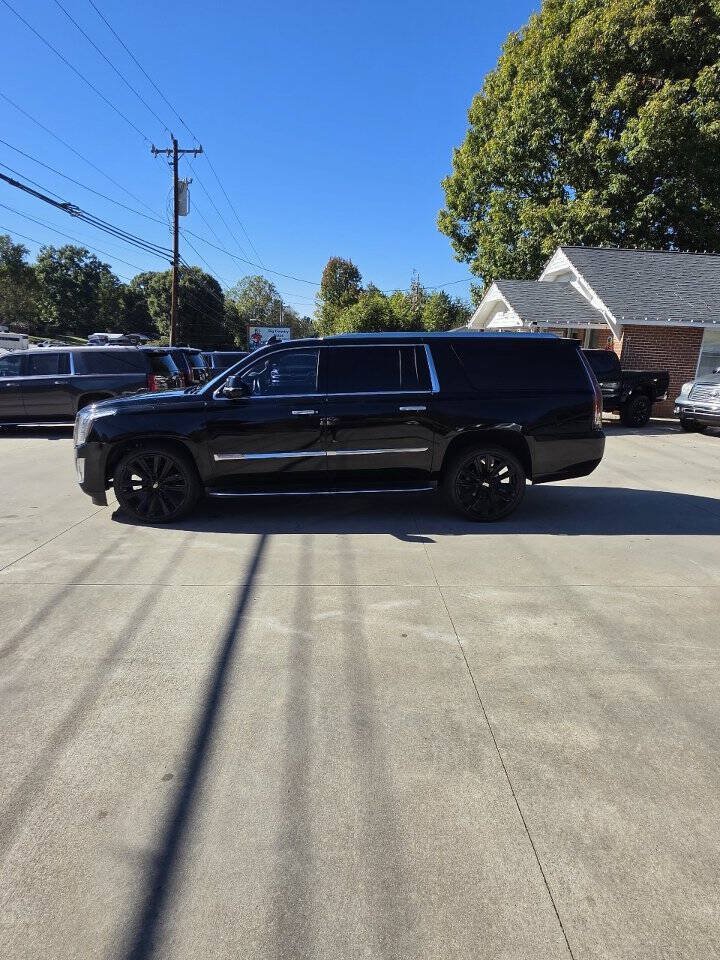 Used 2015 Cadillac Escalade ESV Luxury AWD/4WD image 3