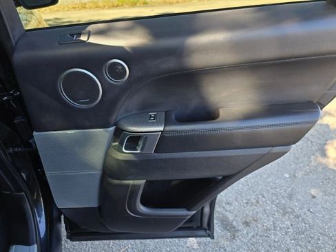 Used 2017 Land Rover Range Rover Sport HSE Dynamic image 14