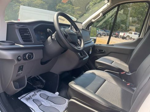 New 2026 Ford Transit 250 148 Medium Roof RWD image 13