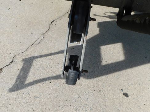 Used 2020 Isuzu NPR image 33