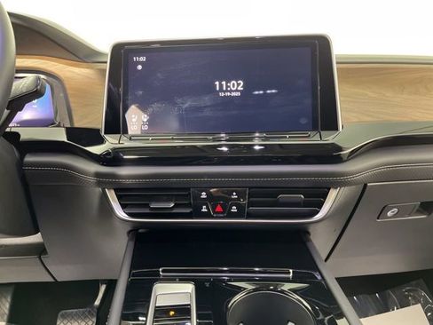 Used 2024 Volkswagen Atlas SE w/ Black Wheel Package image 25