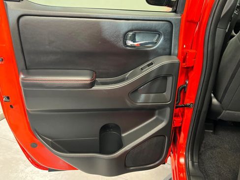 Certified 2025 Nissan Frontier PRO-4X image 18