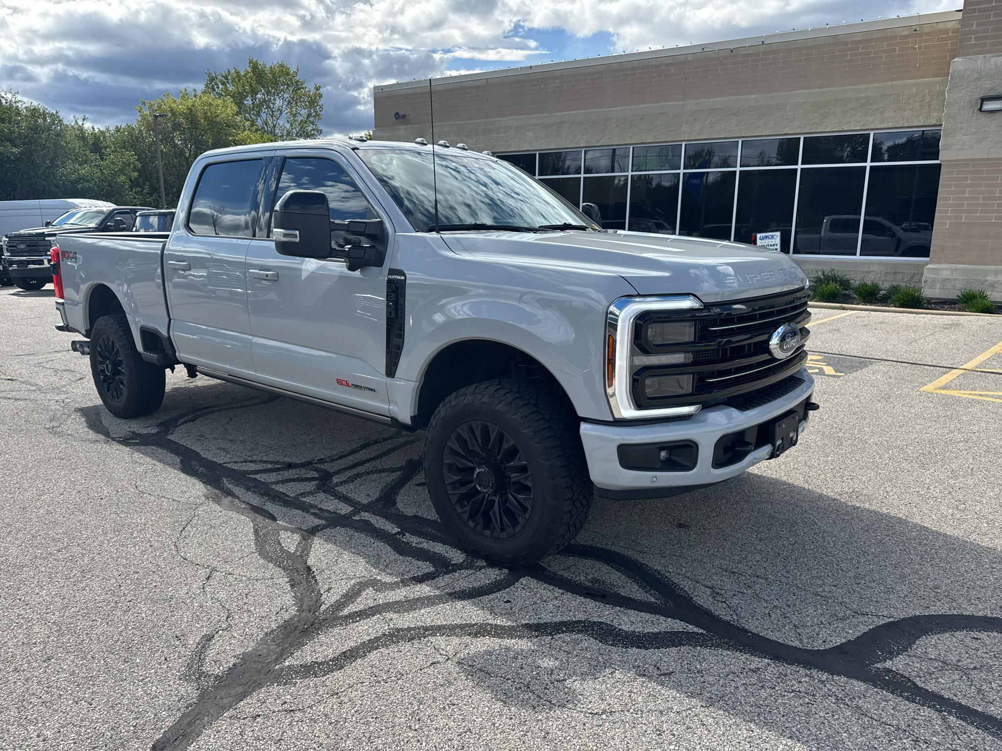 Used 2026 Ford F350 Platinum AWD/4WD image 3