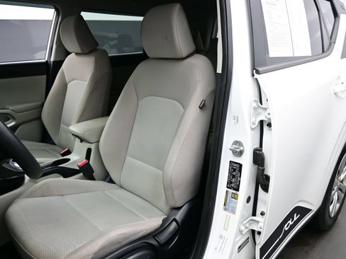 Used 2021 Kia Soul LX FWD image 11