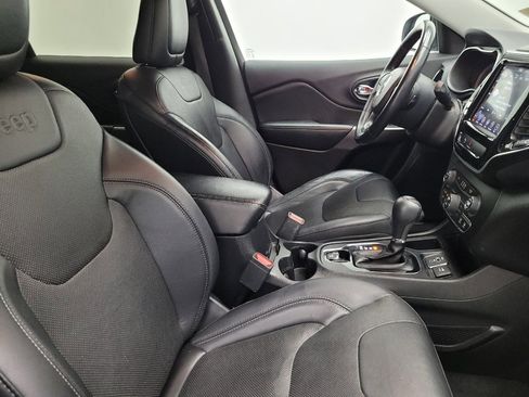 Used 2019 Jeep Cherokee Limited FWD image 21