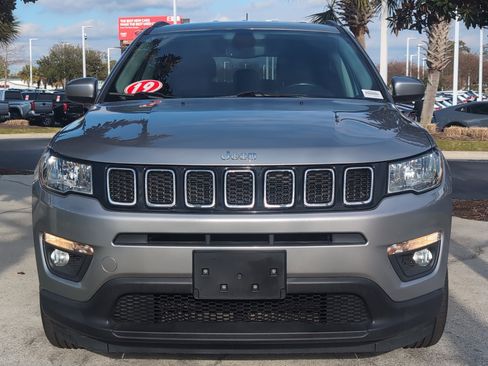 Used 2019 Jeep Compass Latitude w/ Popular Equipment Group image 3