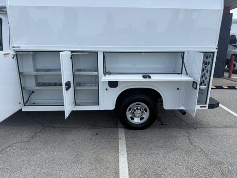 Used 2025 Chevrolet Express 3500 w/ Power Convenience Package RWD image 14