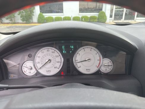 Used 2007 Chrysler 300 C RWD image 2