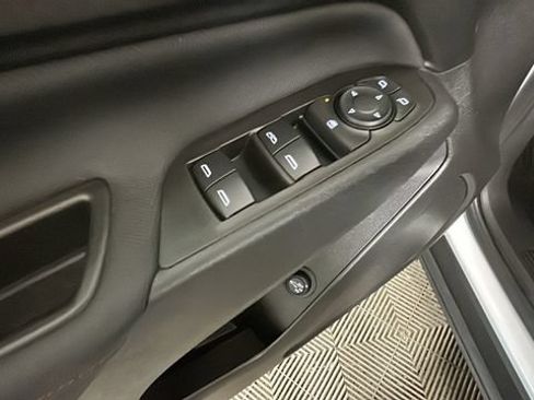 Used 2024 Chevrolet Equinox RS FWD image 10