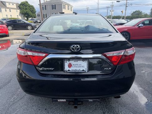 Used 2017 Toyota Camry XLE w/ Convenience Package FWD image 6
