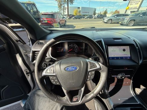 Used 2019 Ford Edge ST w/ Cold Weather Package image 11