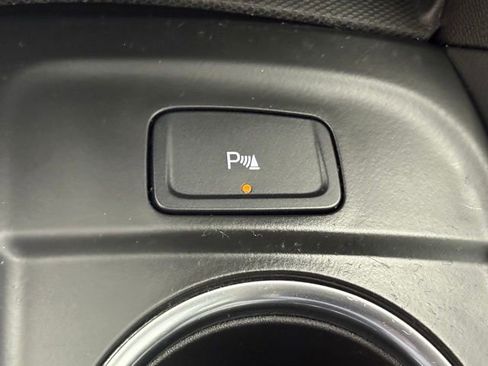 Used 2024 Chevrolet Equinox LT FWD image 31