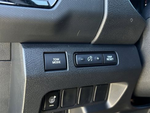 Certified 2024 Nissan Frontier Pro-X w/ Technology Package image 16