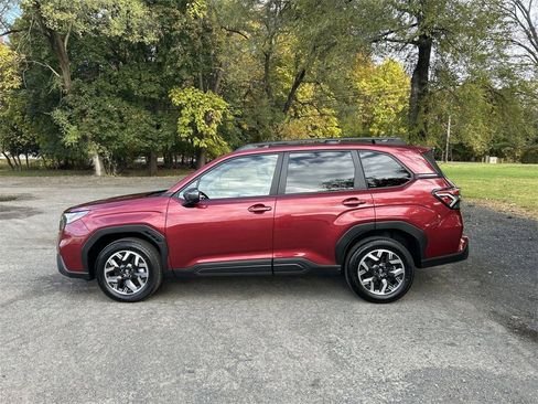 Certified 2025 Subaru Forester Premium image 5