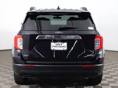 Used 2023 Ford Explorer XLT AWD/4WD image 11