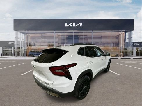 Used 2025 Chevrolet Trax ACTIV w/ Driver Confidence Package image 8