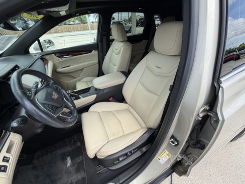 Used 2017 Cadillac XT5 Premium Luxury FWD image 13