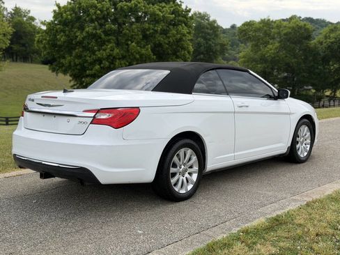 Used 2012 Chrysler 200 Touring FWD image 34
