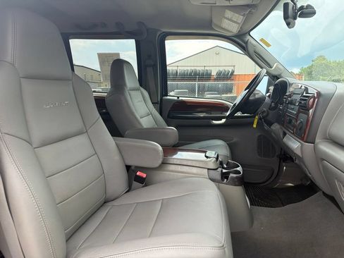 Used 2006 Ford F350 Lariat RWD image 24