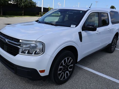 Used 2024 Ford Maverick Lariat FWD image 2