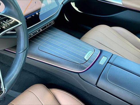 Used 2025 Mercedes-Benz E 350 4MATIC Sedan image 17