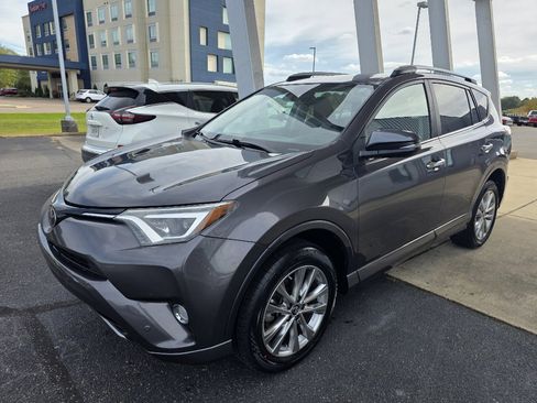 Used 2017 Toyota RAV4 Platinum image 7