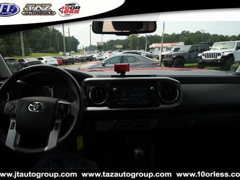 Used 2018 Toyota Tacoma SR5 RWD image 16