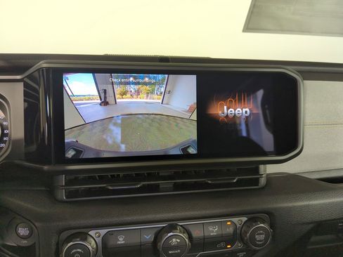 New 2026 Jeep Gladiator Sport AWD/4WD image 26