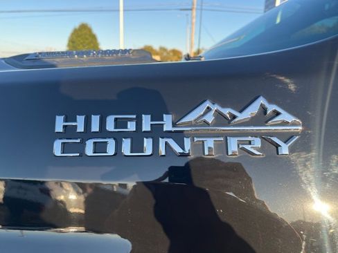 Used 2022 Chevrolet Silverado 2500 High Country image 16