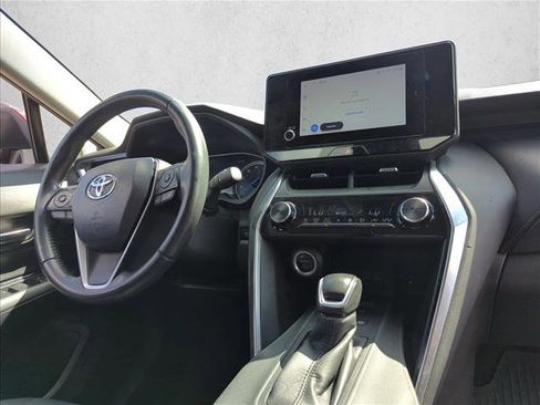 Used 2023 Toyota Venza LE image 26