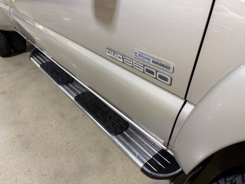 Used 2006 GMC Sierra 3500 SLE w/ Heavy-Duty Power Package image 39