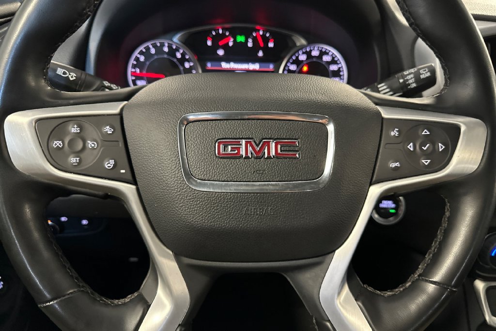 Used 2024 GMC Terrain SLT AWD/4WD image 27