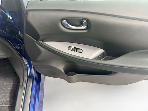 Used 2025 Nissan Leaf S image 29