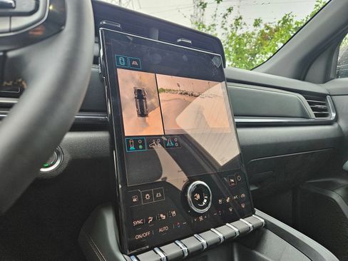 New 2026 GMC Terrain AT4 AWD/4WD image 17