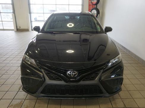Used 2022 Toyota Camry SE w/ Convenience Package image 3
